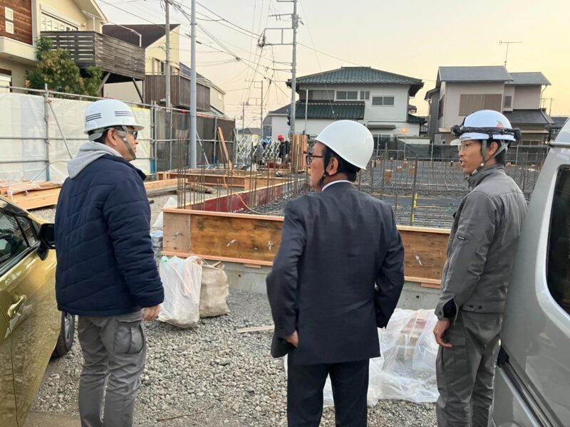 若手社員が担当するプレミアム仕様マンション現場、施工品質にこだわる様子