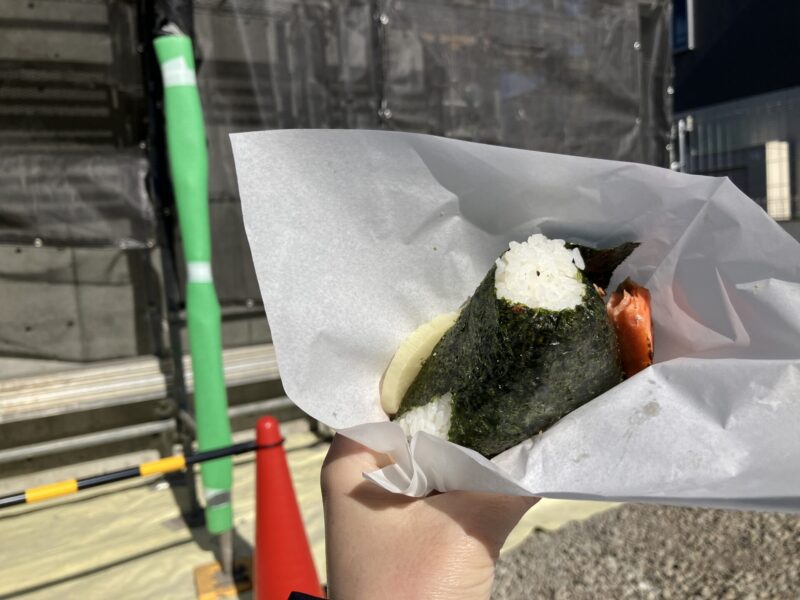 キッチンカーが出店し、メニューとして出されたおにぎり